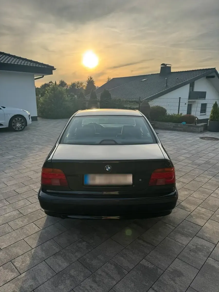 Gebraucht BMW 523 M Sport 170 PS (125 kW) 1997 Schwarz Limousine