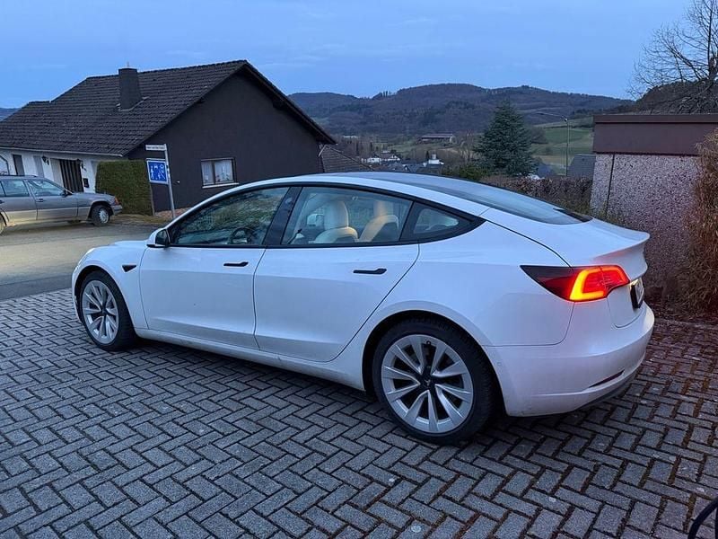 Gebraucht Tesla Model 3 366 kW (498 PS) 2020 Weiß Limousine