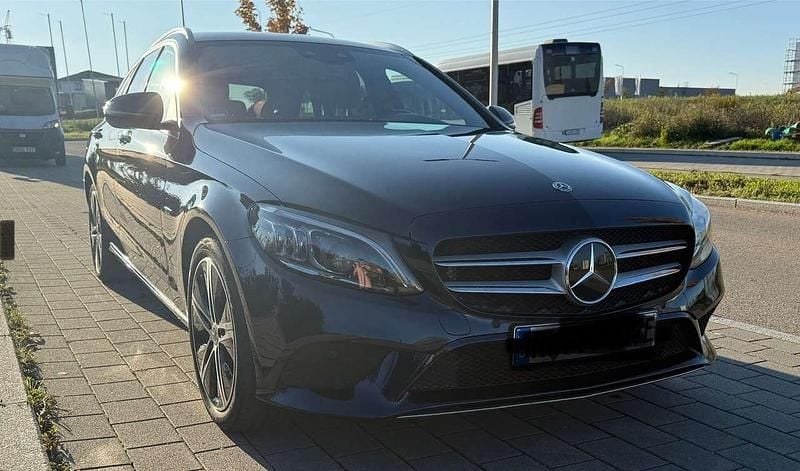 Blau Gebraucht 2020 Mercedes C300e Avantgarde Kombi | 23.999 € (Guter Preis) - Bild 1/4
