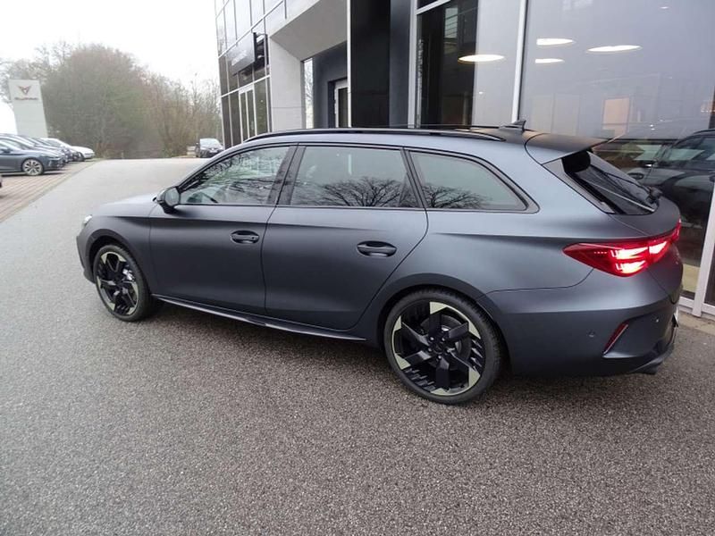 Neu Cupra Leon VZ 333 PS (244 kW) 2026 Magnetic grau matt Kombi