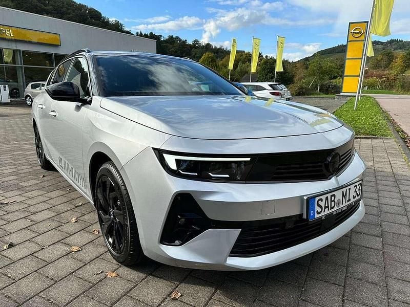 /typ aussenverkleidung metall Gebraucht 2024 Opel Astra Kombi | 30.900 € (Superpreis) - Bild 1/4