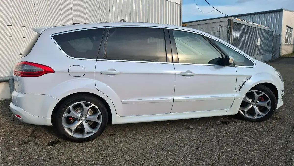 Gebraucht Ford S-MAX S 163 PS (119 kW) 2011 Weiß Van / Kleinbus