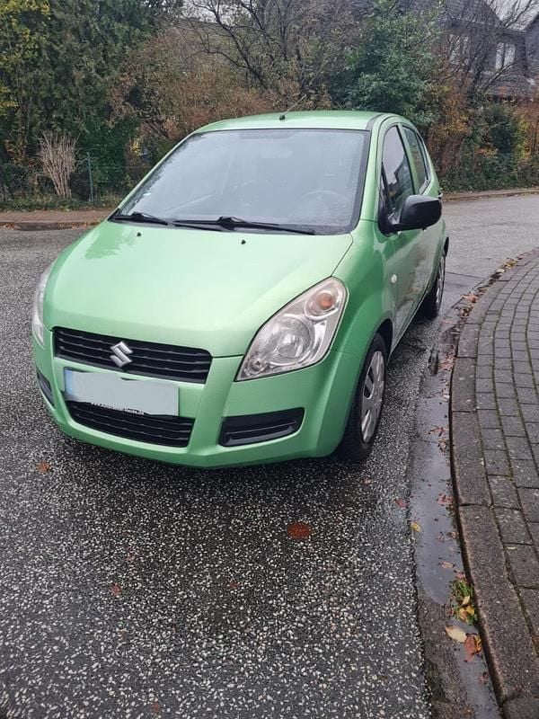 Grün Gebraucht 2009 Suzuki Splash Kleinwagen | 1.500 € - Bild 1/4