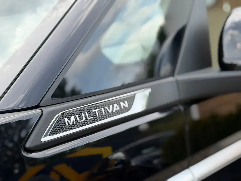 Gebraucht VW Multivan Style 204 PS (150 kW) 2025 Schwarz Van / Kleinbus