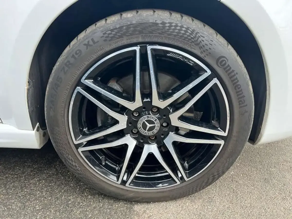 Gebraucht Mercedes V250 AMG 190 PS (139 kW) 2018 Bergkristallweiss Van / Kleinbus