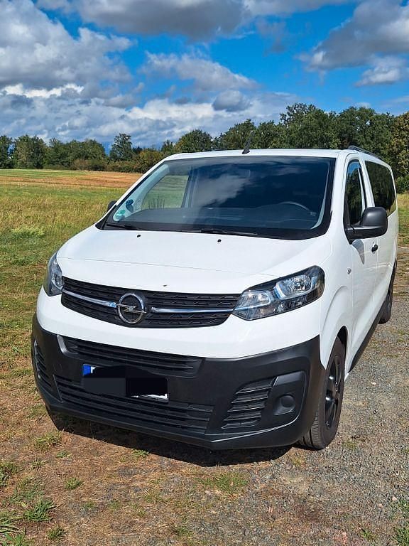 Weiß Gebraucht 2022 Opel Vivaro Van | 28.550 € (Teuer) - Bild 1/4