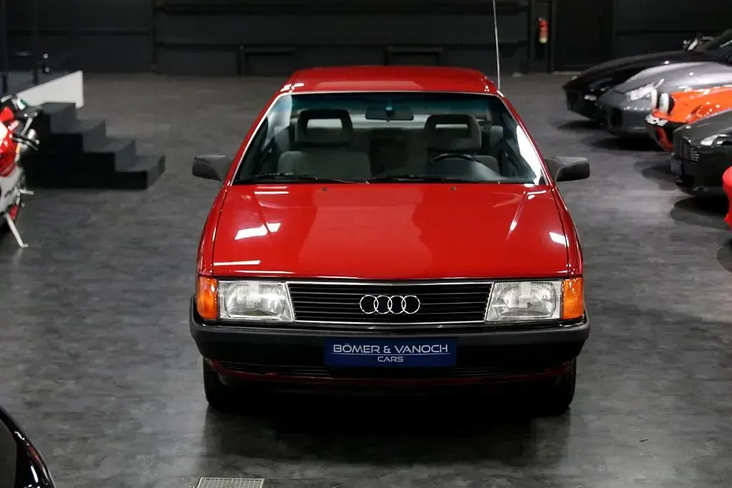 Gebraucht Audi 100 Basis 90 PS (66 kW) 1989 Rot Limousine