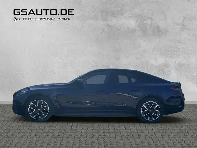Gebraucht BMW i4 M Sport 250 kW (340 PS) 2024 Tansanitblau (blau) Limousine