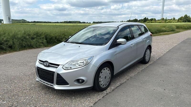 Silber Gebraucht 2014 Ford Focus Kombi | 5.500 € (Guter Preis) - Bild 1/4