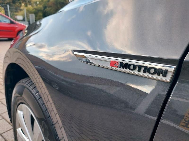 Gebraucht VW Passat Highline 190 PS (139 kW) 2018 Grau Kombi