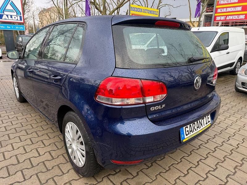 Gebraucht VW Golf VI Trendline 86 PS (63 kW) 2011 Blau Kleinwagen