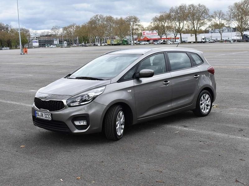 Gebraucht Kia Carens 141 PS (103 kW) 2017 Grau Van / Kleinbus