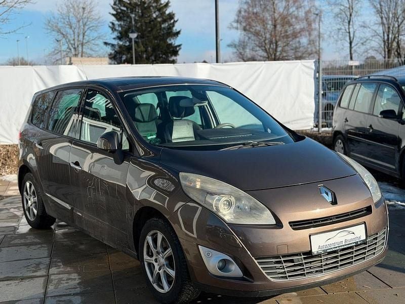 Gebraucht Renault Scénic III Luxe 131 PS (96 kW) 2010 Braun Van / Kleinbus