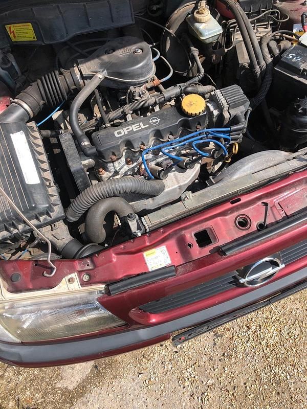 Używany Opel Astra 75 KM (55 kW) 1997 Czerwony Hatchback