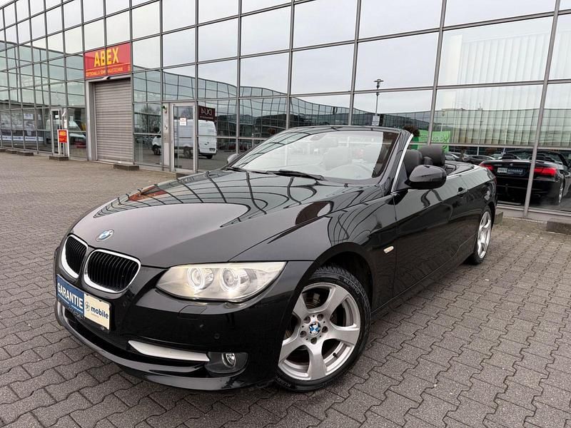 Gebraucht BMW 320 Cabriolet Comfort Edition 170 PS (125 kW) 2011 Schwarz Cabrio