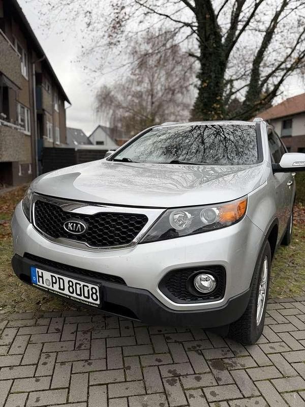 Silber Gebraucht 2010 Kia Sorento Vision SUV | 6.200 € (Fairer Preis) - Bild 1/4