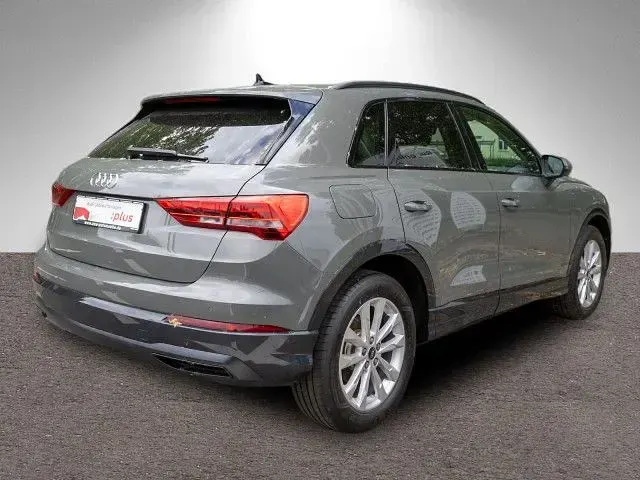 Gebraucht Audi Q3 Advanced Plus 150 PS (110 kW) 2023 Chronosgrau metallic SUV