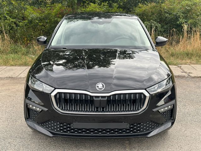 Black migic perl Neu 2024 Skoda Scala Kleinwagen | 29.800 € (Teuer) - Bild 1/4