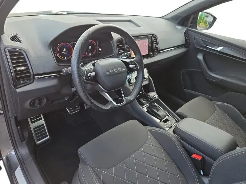 Gebraucht Skoda Karoq SportLine 150 PS (110 kW) 2025 Grau SUV