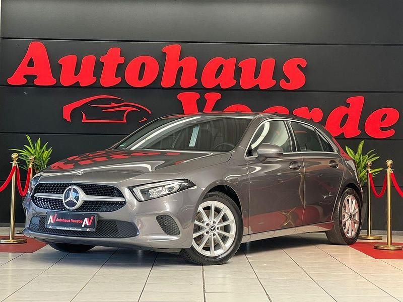 Grau Gebraucht 2019 Mercedes A220 Limousine | 22.990 € (Fairer Preis) - Bild 1/4