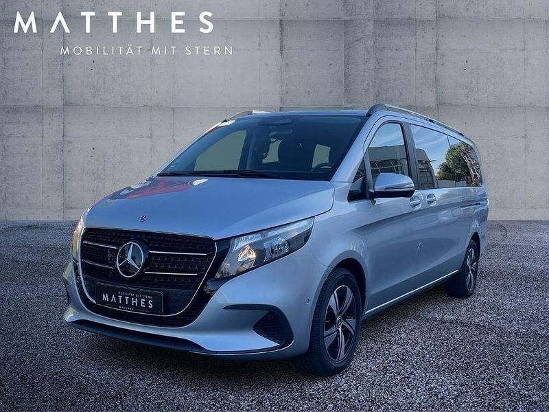 Silber Gebraucht 2025 Mercedes V250 Van / Kleinbus | 67.546 € (Teuer) - Bild 1/4