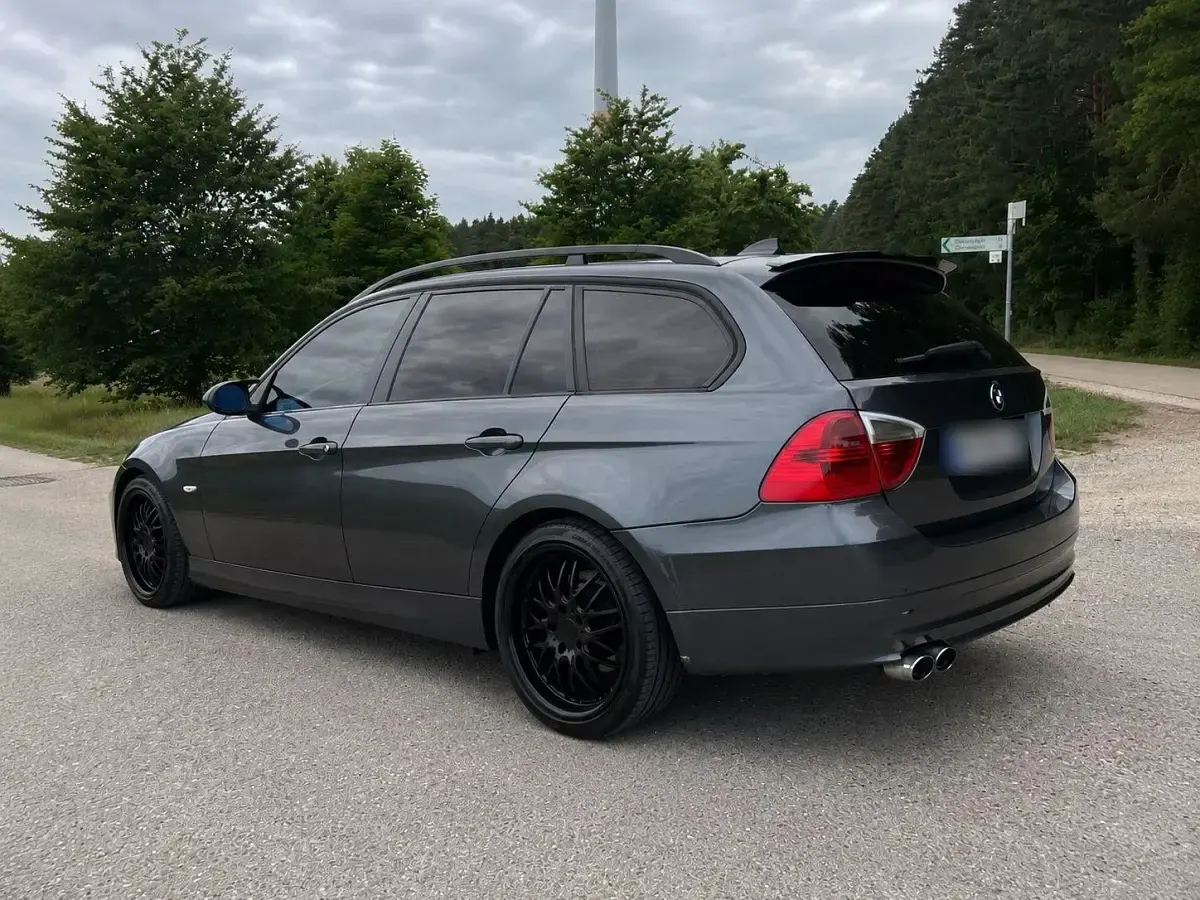 Gebraucht BMW 320 163 PS (119 kW) 2006 Grau Kombi