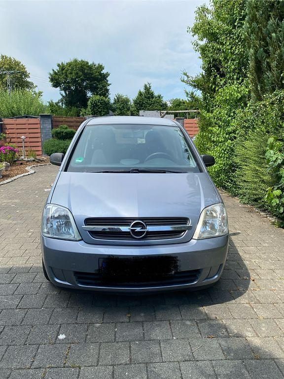 Grau Gebraucht 2004 Opel Meriva Van / Kleinbus | 700 € (Superpreis) - Bild 1/4