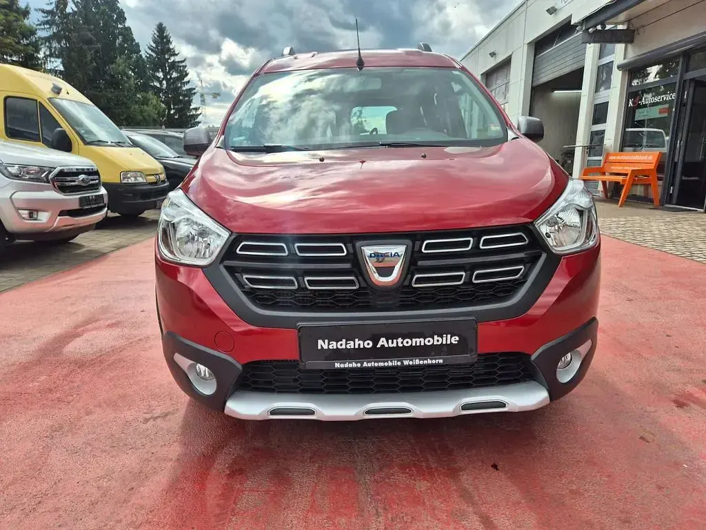Gebraucht Dacia Dokker Stepway 131 PS (96 kW) 2019 Rot Van / Kleinbus