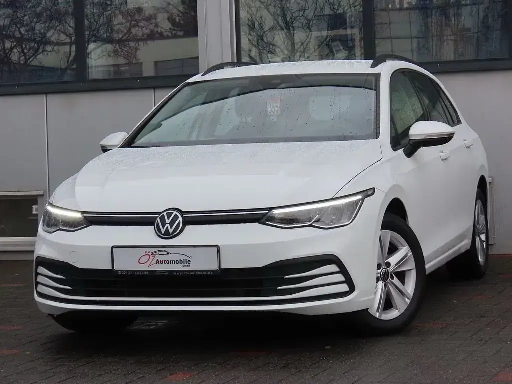 Gebraucht VW Golf VIII 150 PS (110 kW) 2023 Weiß Kombi