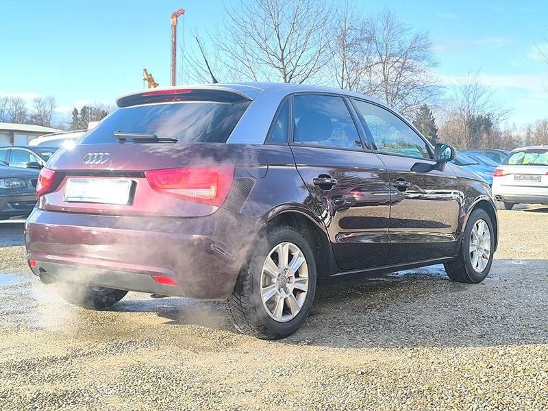 Gebraucht Audi A1 Sportback Ambiente 86 PS (63 kW) 2014 Violet Kleinwagen