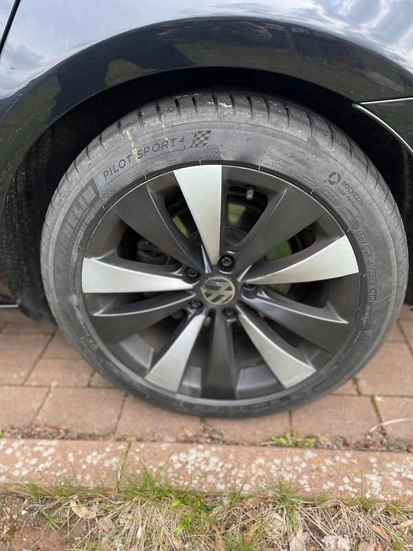 Gebraucht VW Passat 140 PS (102 kW) 2011 Limousine