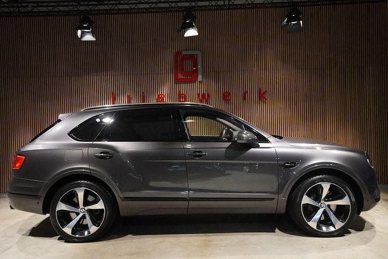 Grau Gebraucht 2019 Bentley Bentayga Mulliner SUV | 128.941 € - Bild 1/3