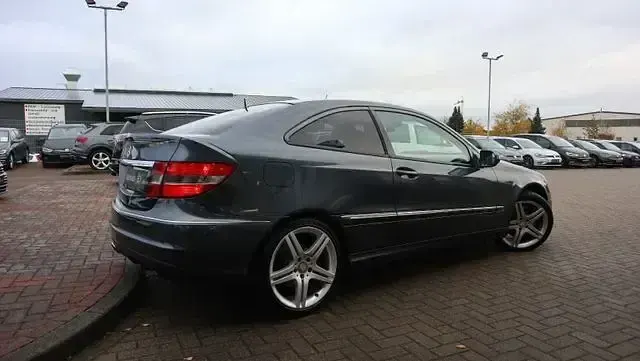 Gebraucht Mercedes CLC350 272 PS (200 kW) 2009 Grau Coupé