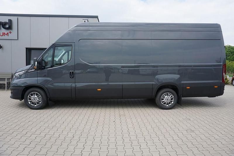 Gebraucht Iveco Daily 175 PS (128 kW) 2024 Grau Van / Kleinbus