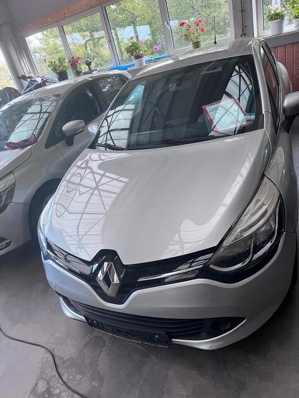 Silber Gebraucht 2016 Renault Clio IV Kleinwagen | 4.950 € (Superpreis) - Bild 1/4