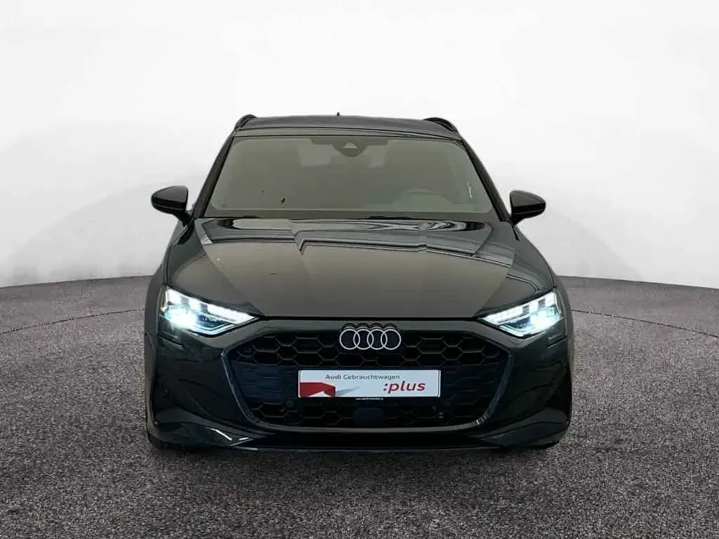 Gebraucht Audi A3 Sport 204 PS (150 kW) 2025 Manhattangrau metallic Limousine