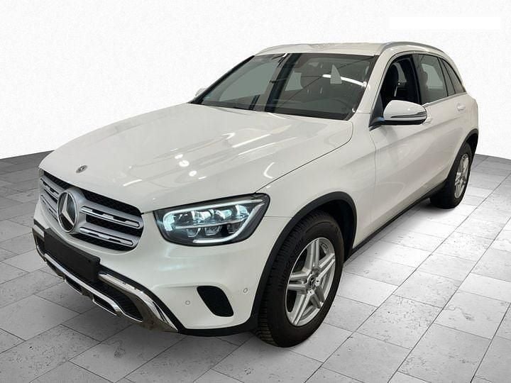 Gebraucht Mercedes GLC220 194 PS (142 kW) 2022 Polarweiss SUV