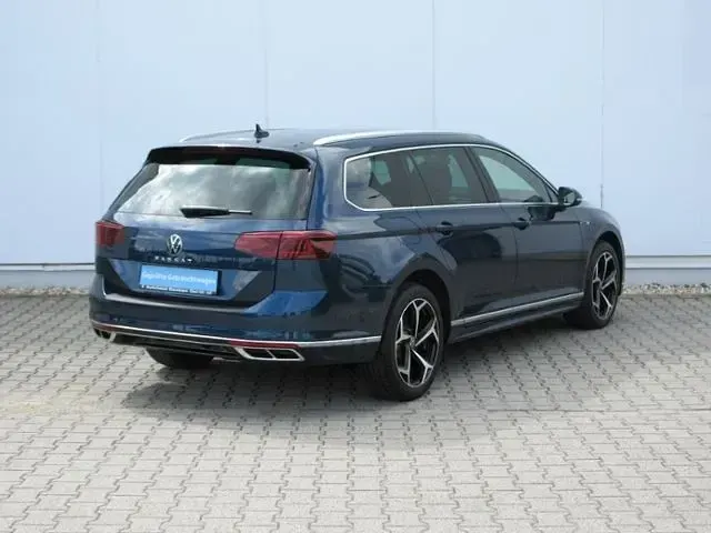 Gebraucht VW Passat Business 200 PS (147 kW) 2021 Blau Kombi