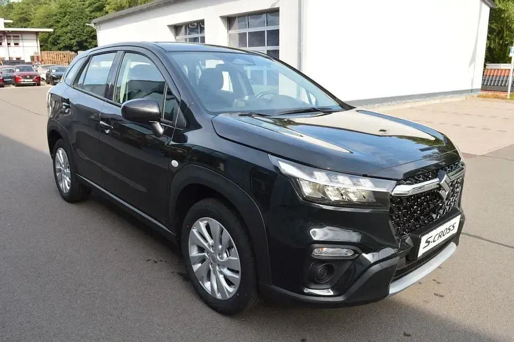 Neu Suzuki SX4 S-Cross 129 PS (94 kW) 2026 Schwarz SUV