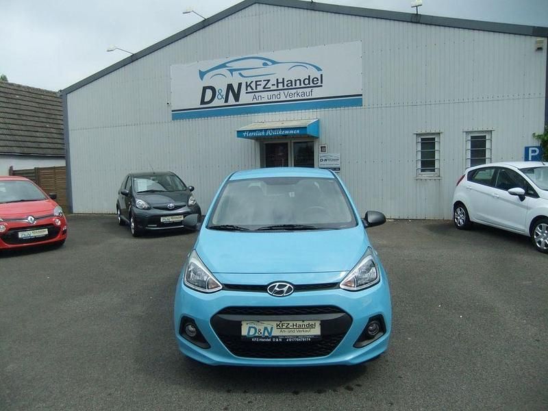 Blau Gebraucht 2014 Hyundai i10 Kleinwagen | 6.590 € (Etwas zu teuer) - Bild 1/4
