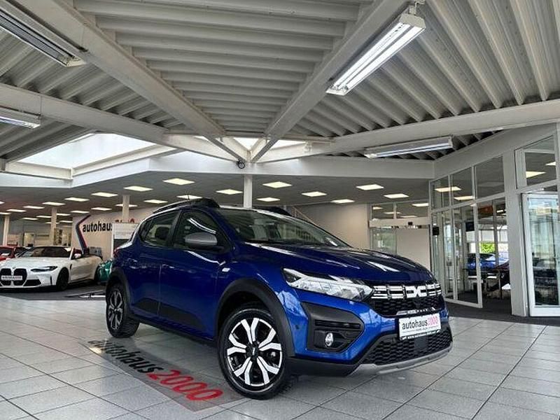 Blau Gebraucht 2023 Dacia Sandero Expression Kleinwagen | 15.450 € (Fairer Preis) - Bild 1/4
