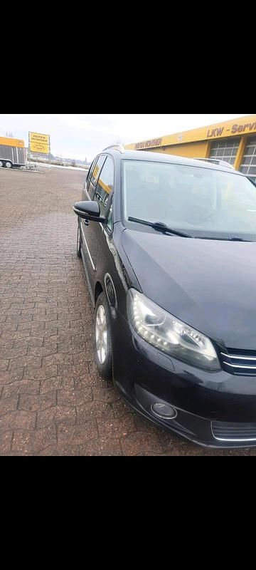 Gebraucht VW Touran 105 PS (77 kW) 2011 Schwarz Van / Kleinbus