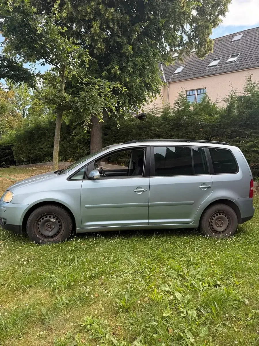 Gebraucht VW Touran 115 PS (84 kW) 2006 Silber Van / Kleinbus