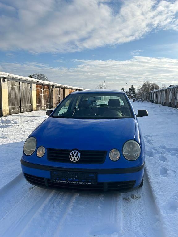 Blau Gebraucht 2003 VW Polo Basis Limousine | 1.600 € (Fairer Preis) - Bild 1/4
