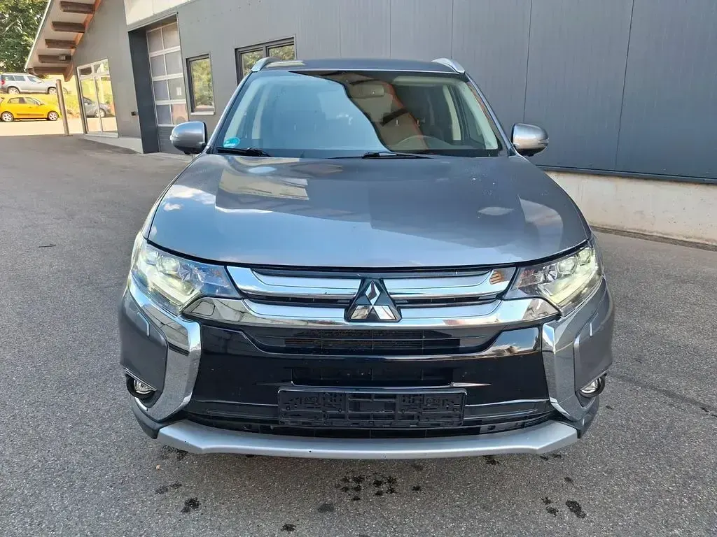 Gebraucht Mitsubishi Outlander Plus 150 PS (110 kW) 2018 Grau SUV