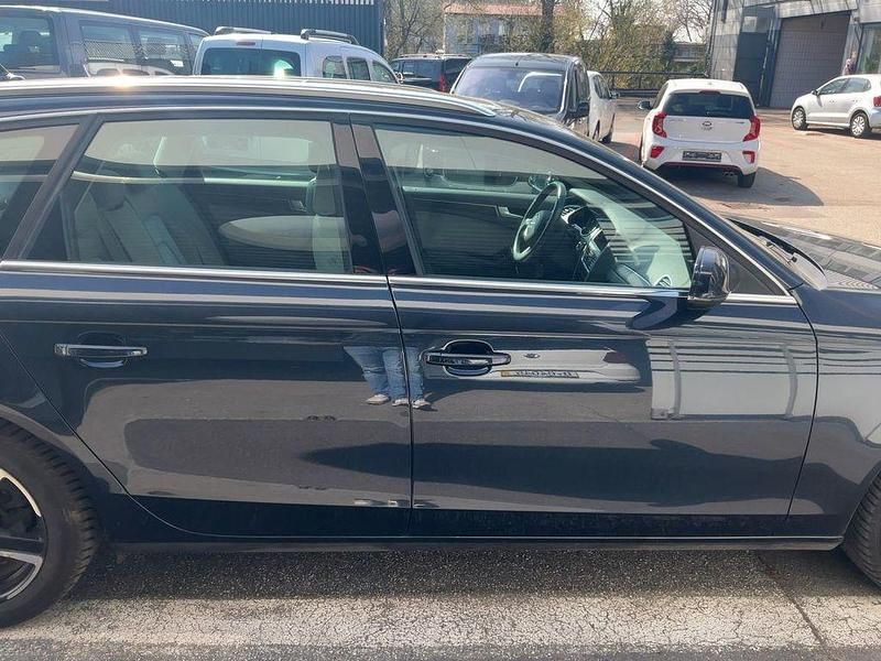Gebraucht Audi A4 Ambition 177 PS (130 kW) 2014 Blau Kombi
