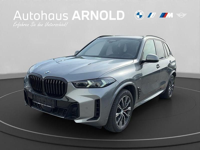 Grau Gebraucht 2023 BMW X5 M Sport SUV | 74.100 € (Etwas zu teuer) - Bild 1/4