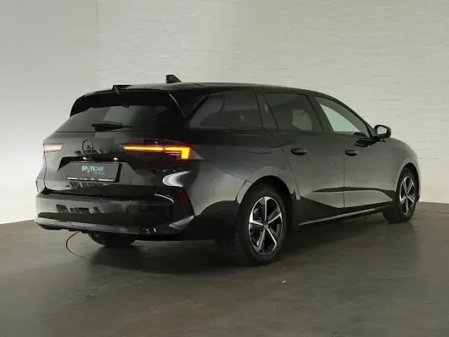 Gebraucht Opel Astra 131 PS (96 kW) 2024 Schwarz Kombi
