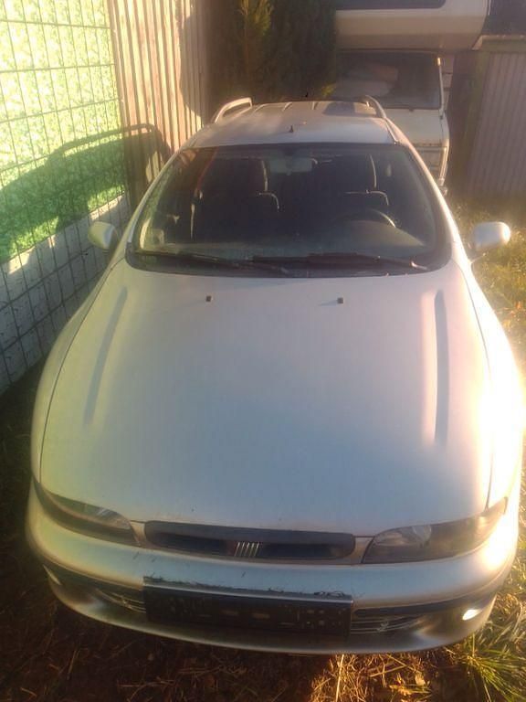 Silber Gebraucht 2000 Fiat Marea Kombi | 1.500 € - Bild 1/4