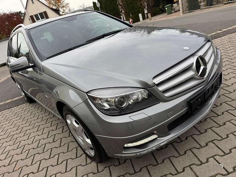 Gebraucht Mercedes C180 156 PS (114 kW) 2010 Palladiumsilber Kombi
